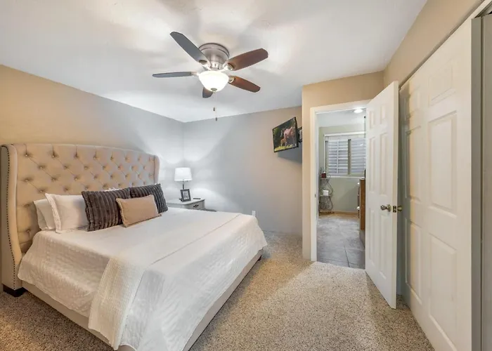 Community Pool And Spa, 4 Bedroom 3 Ba, Yard, Office *