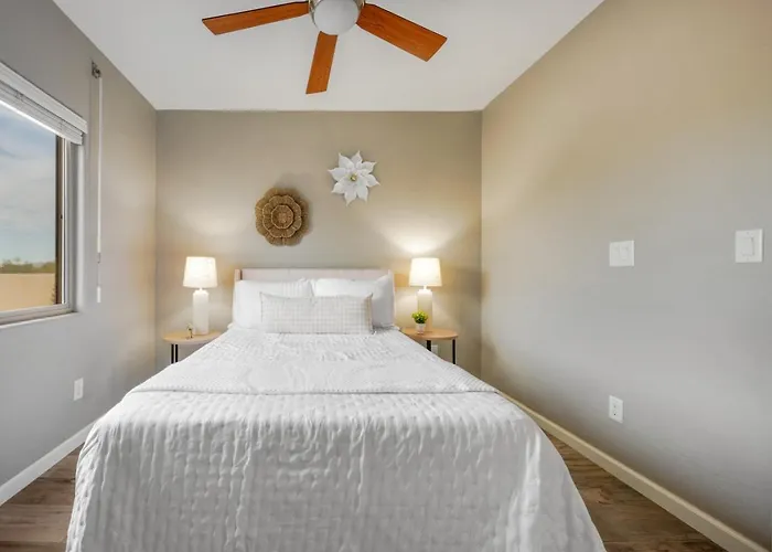 Community Pool And Spa, 4 Bedroom 3 Ba, Yard, Office *