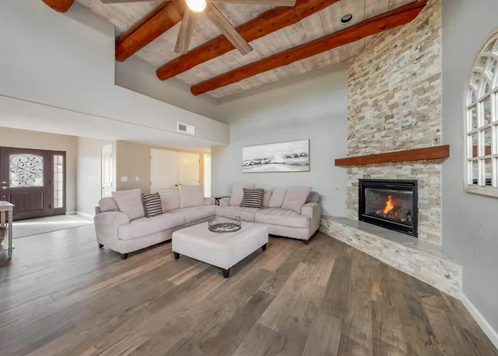 Community Pool And Spa, 4 Bedroom 3 Ba, Yard, Office Holiday home Tucson