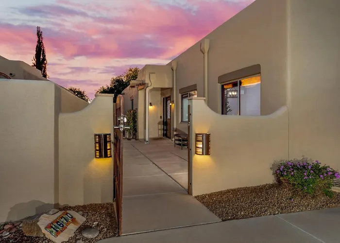Community Pool And Spa, 4 Bedroom 3 Ba, Yard, Office Holiday home Tucson