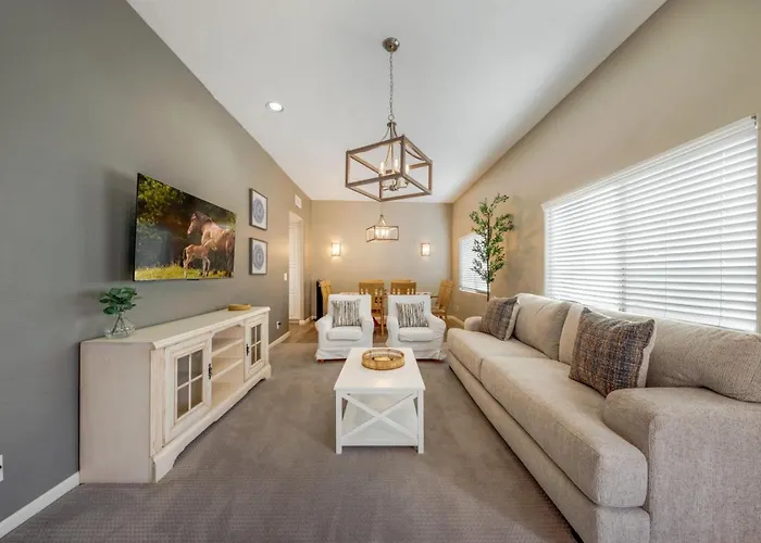 Community Pool And Spa, 4 Bedroom 3 Ba, Yard, Office *