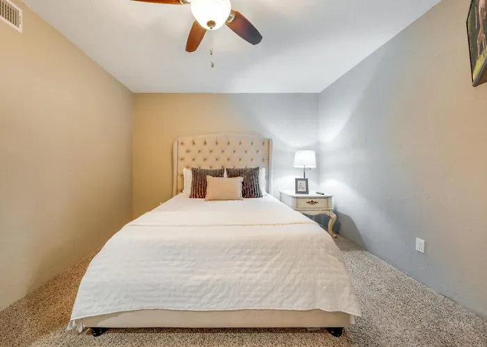 Community Pool And Spa, 4 Bedroom 3 Ba, Yard, Office *