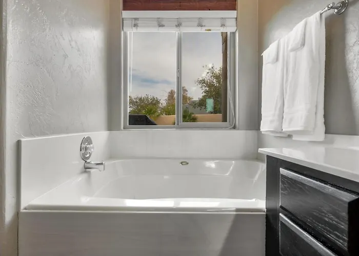 Community Pool And Spa, 4 Bedroom 3 Ba, Yard, Office Holiday home *