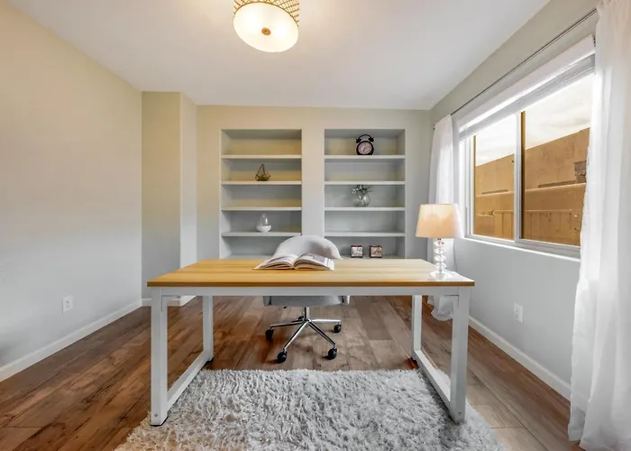 Community Pool And Spa, 4 Bedroom 3 Ba, Yard, Office *