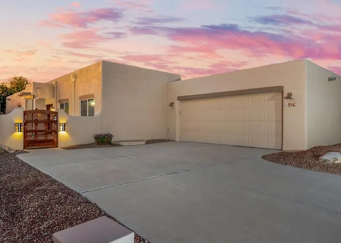Community Pool And Spa, 4 Bedroom 3 Ba, Yard, Office Holiday home Tucson