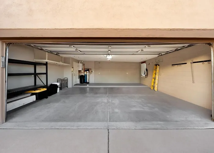 Community Pool And Spa, 4 Bedroom 3 Ba, Yard, Office * Tucson